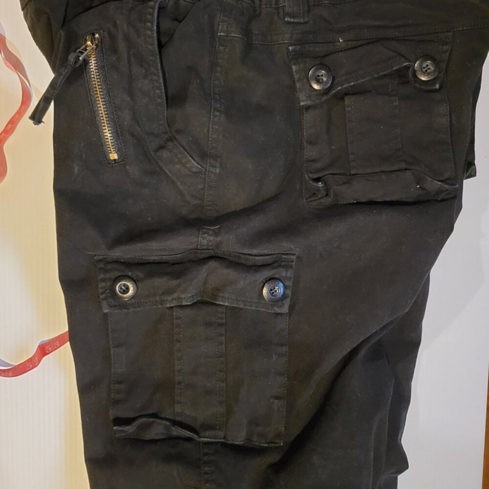 Cargo pants. - Picture 9 of 9